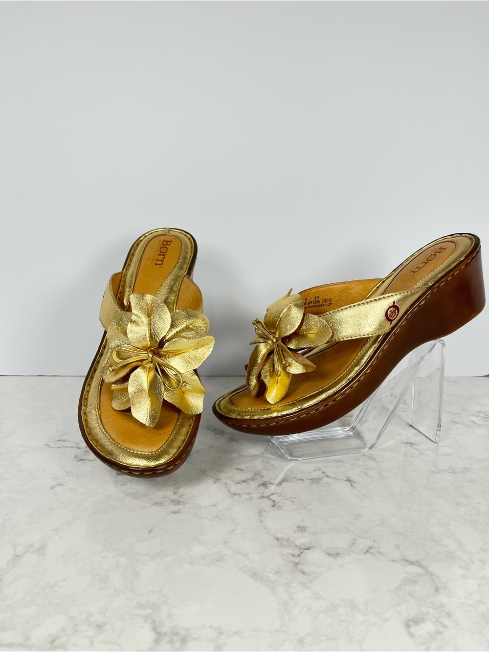 NEW ! Born Metallic Gold Floral Wedge Sandals
